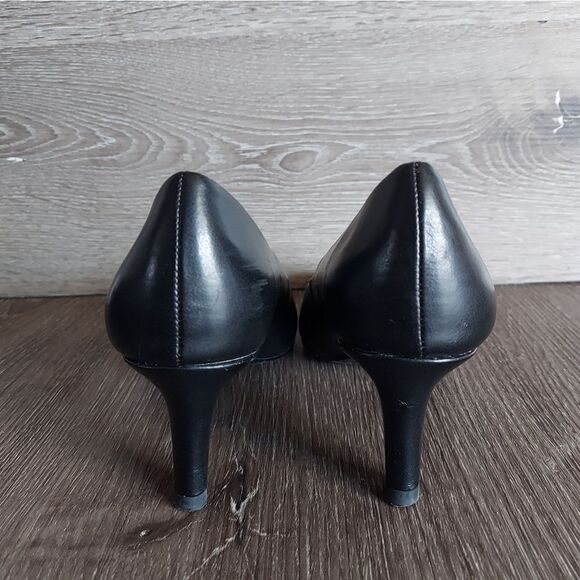 Easy Street Pointe Pump Black Faux Leather Size 7W - Picture 8 of 10